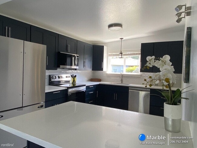 Building Photo - 4 br, 3 bath House - 18215 3rd Pl SW