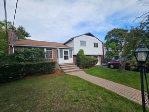 Building Photo - 56 Great Meadow Rd