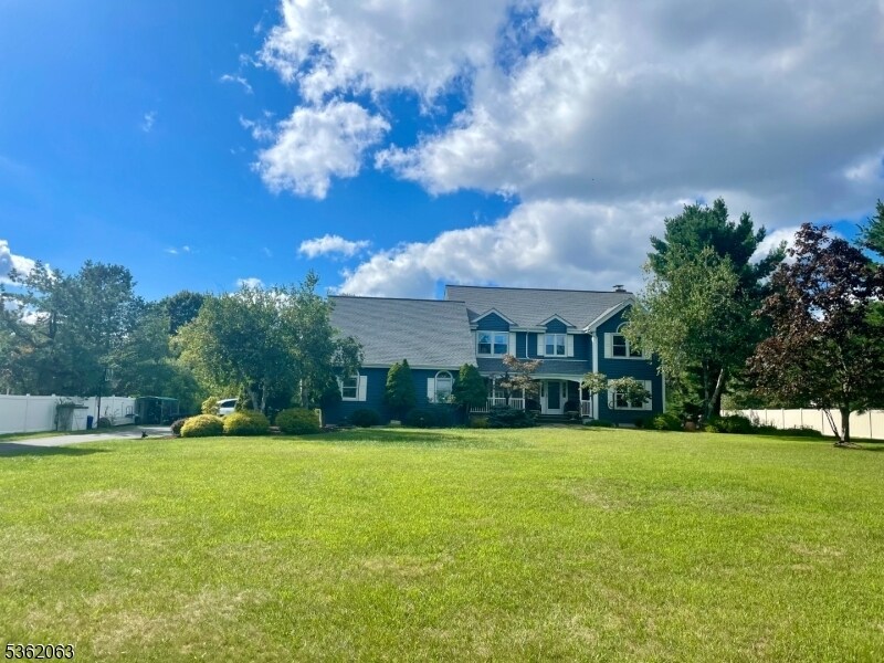Foto principal - 342 Center Grove Rd