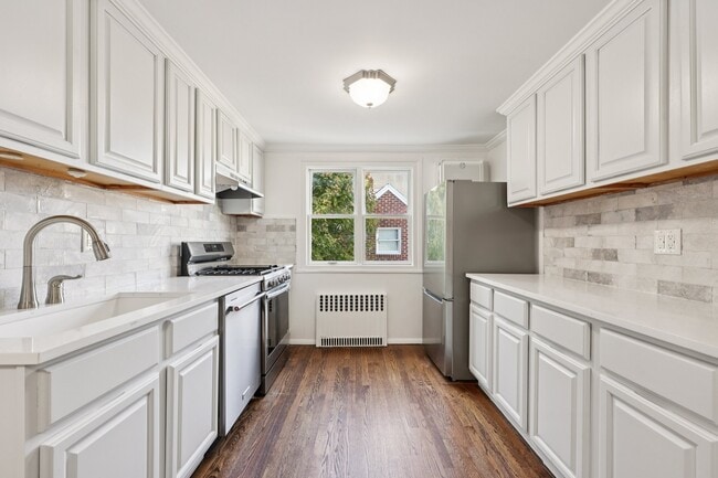 Building Photo - 901 82nd St