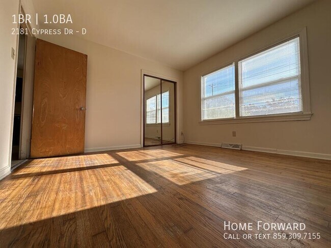 Foto del edificio - 2181 Cypress Dr