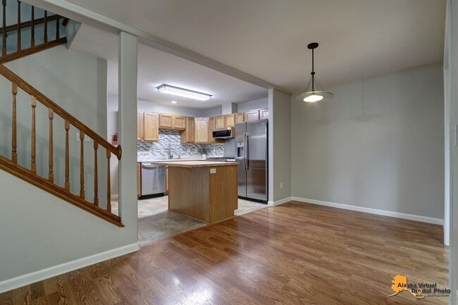 Foto del edificio - 8403 Duben Ave