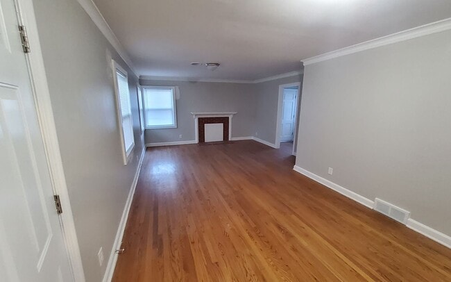 Foto del edificio - 1336 Oak Ridge Dr