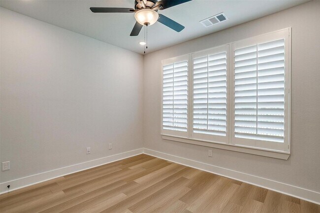 Foto del edificio - Stylish, Upgraded 3-bedroom, 2.5 bathroom ...