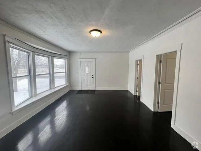 Building Photo - 923 Turner Ave NW
