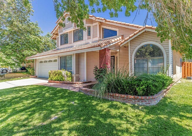 Building Photo - 4641 Cocina Ln