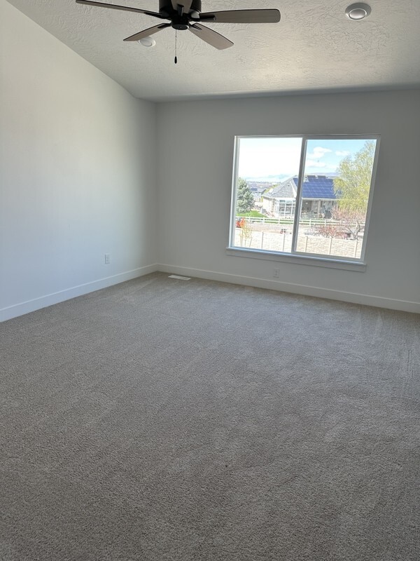 Building Photo - 1402 N Mdw Ln