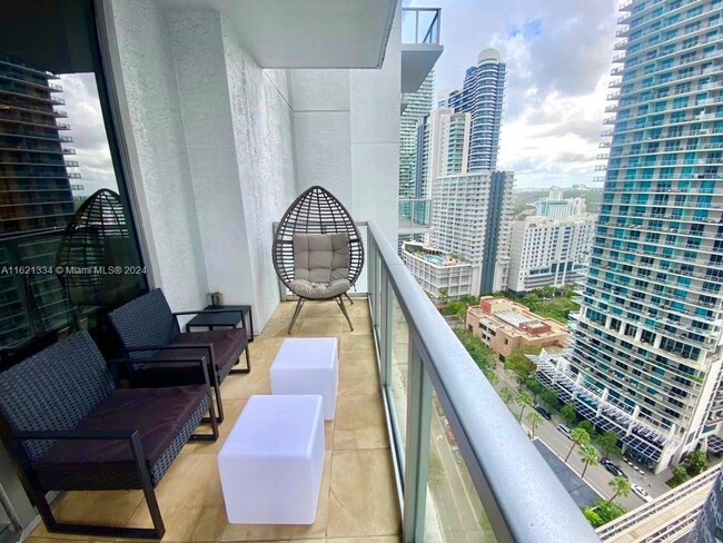 Foto del edificio - 1050 Brickell Ave