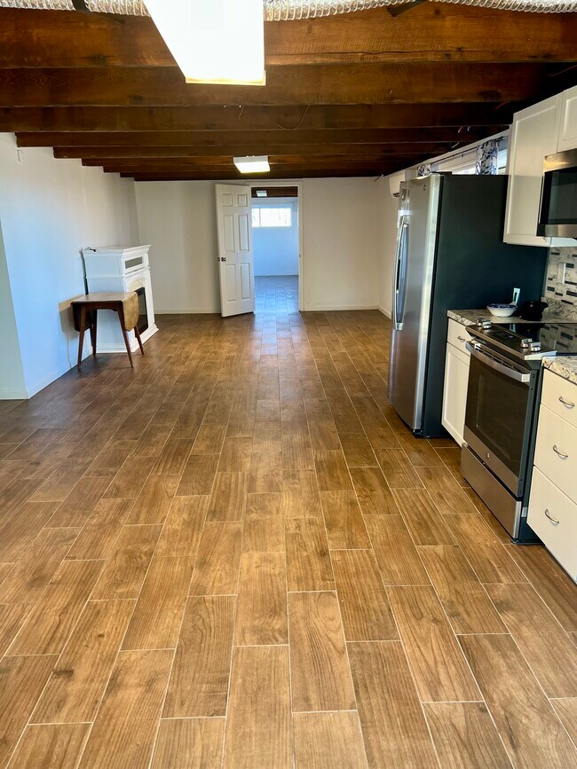 Foto del edificio - 8442 McCrory Ln