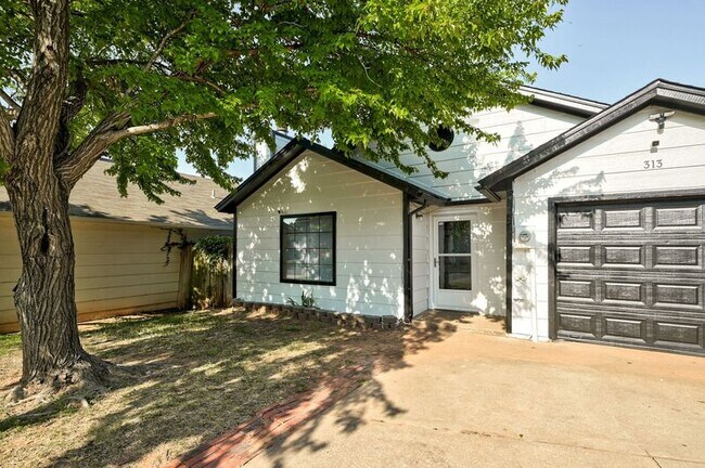 Foto del edificio - 313 Belmont Dr