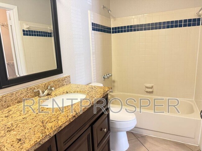 Foto del edificio - 4022 Versailles Dr
