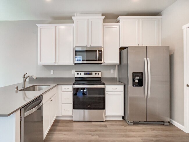 Foto del edificio - Beautiful 3 bdrm plus FLEX room --House 1/2 Month rent Concession!!