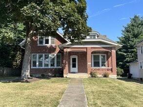 Building Photo - 1731 Valley Ave