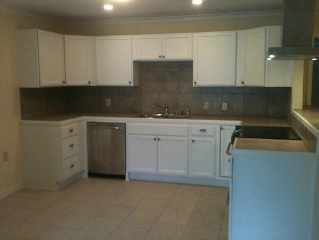 Foto del edificio - Central 3BR Home