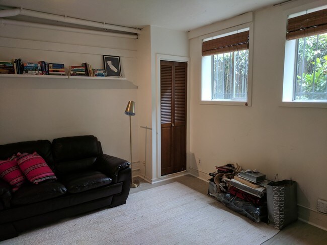 Foto del edificio - 2403 6th Ave W