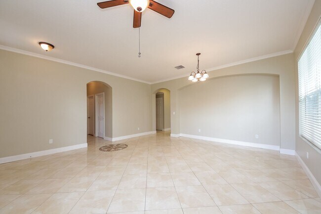 Building Photo - 13945 Golden Rain Tree Blvd