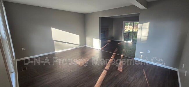 Foto del edificio - 412 Lakeside Dr