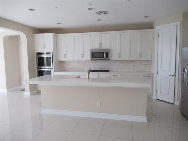 Foto del edificio - 8935 Watercrest Cir W