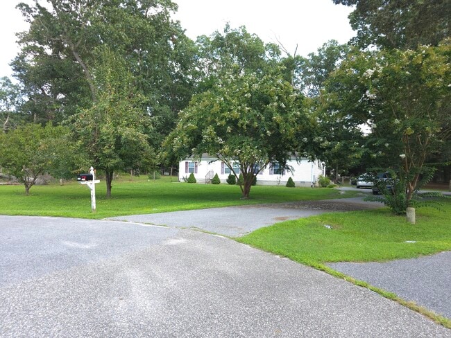 Building Photo - 27318 Dogwood Ln