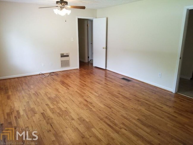 Building Photo - 1345 Shoal Creek Rd