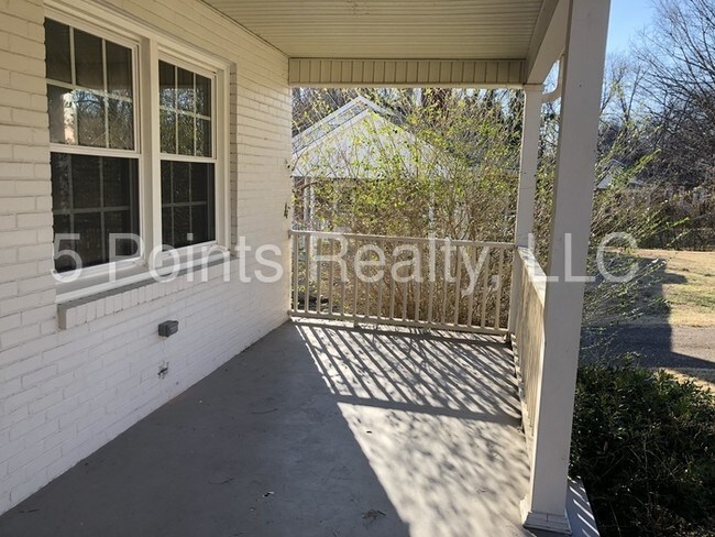 Foto del edificio - 3708 Inglewood Cir S