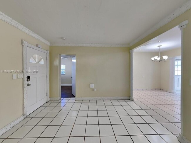 Building Photo - 3211 SW 64th Terrace