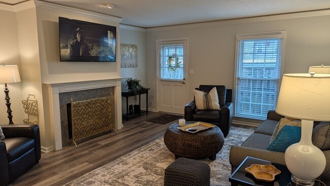 Building Photo - 10615 Sycamore Trail