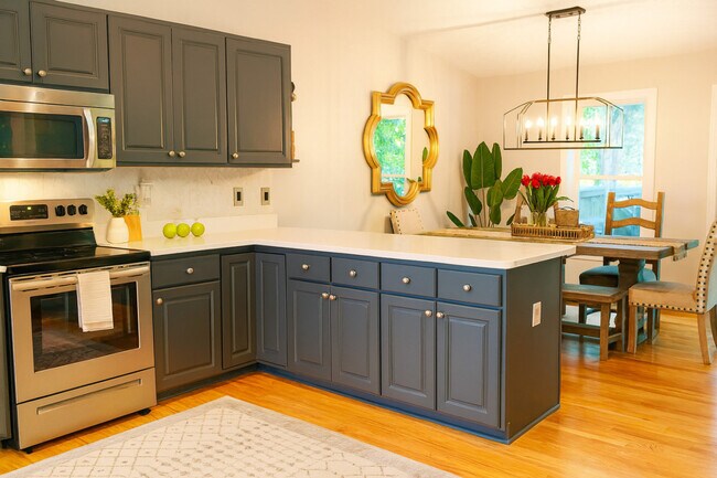 Foto del edificio - 555 Laurel Cove Rd