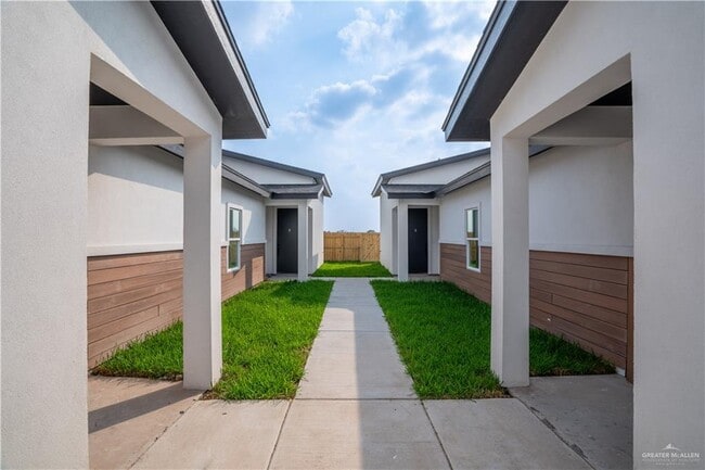 Building Photo - 30 Hidalgo Cir