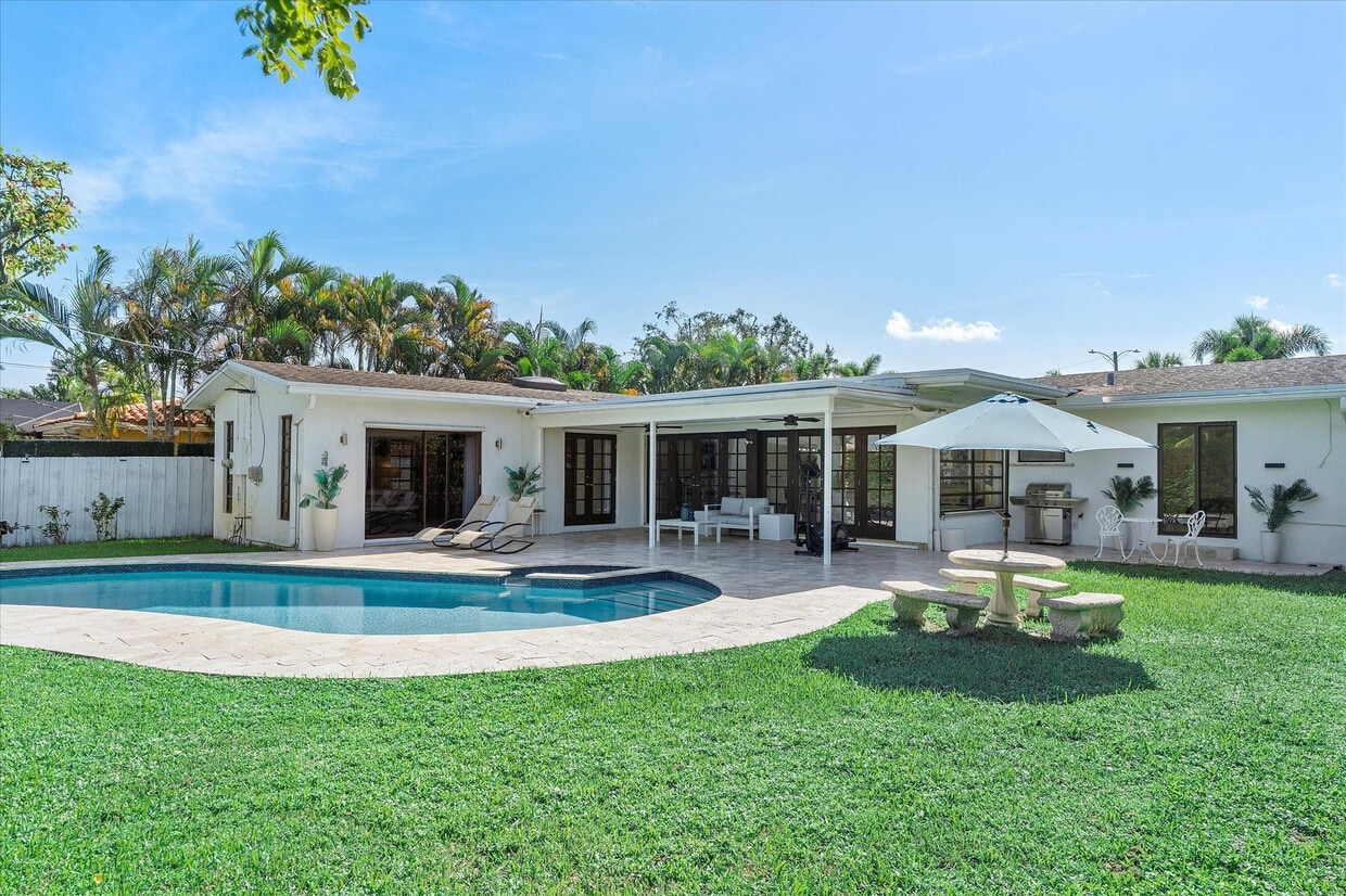 Foto principal - 440 N Rainbow Dr