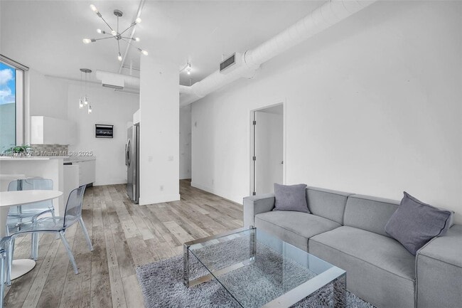 Building Photo - 3029 NE 188th St