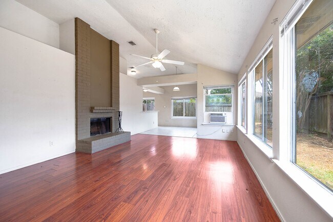 Foto del edificio - 11918 Westwold Dr