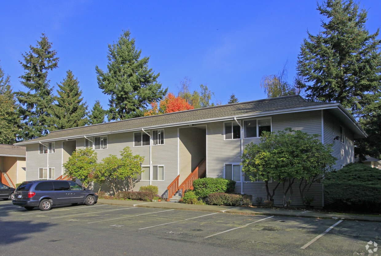 Primary Photo - Spiritwood Manor Apartments
