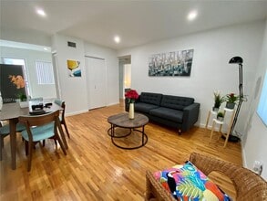 Building Photo - 215 Antilla Ave