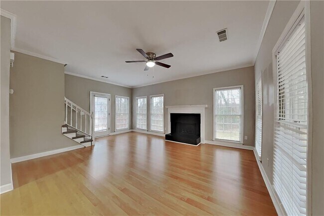 Foto del edificio - 3625 Southlake Dr