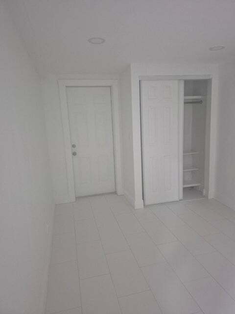 Foto del edificio - 428 Forest Hill Blvd