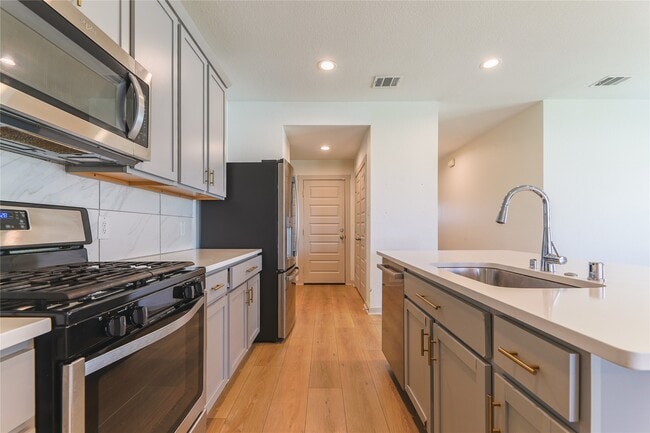 Building Photo - 14507 Sweetwater Dr