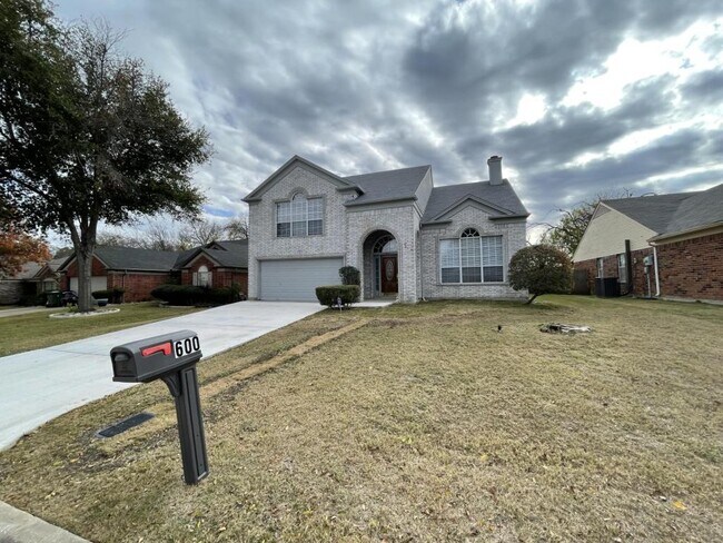 Building Photo - 600 Nightshade Dr