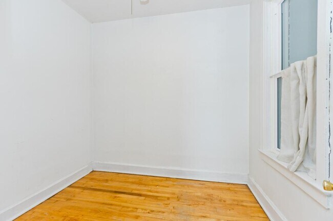 Foto del edificio - 2 bedroom in Chicago IL 60647