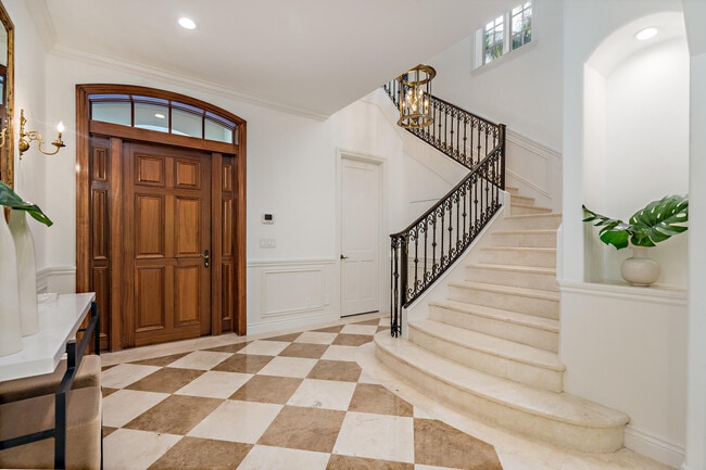 Foto del edificio - 233 El Pueblo Way