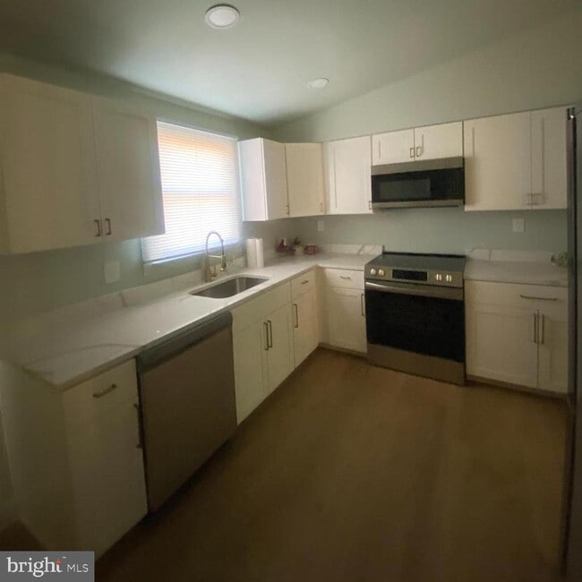 Foto del edificio - 4426 Cub Run Rd