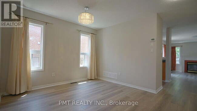 Building Photo - 2356 Newcastle Crescent
