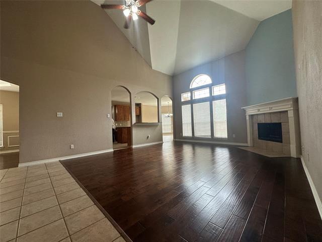 Building Photo - 836 Hunters