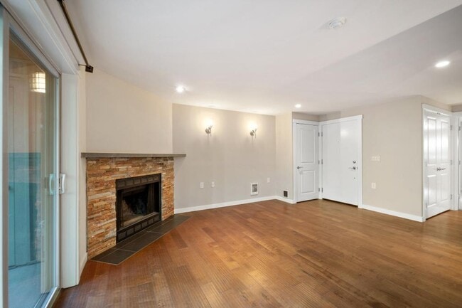 Building Photo - The Boulders Condominium - 1 bedroom