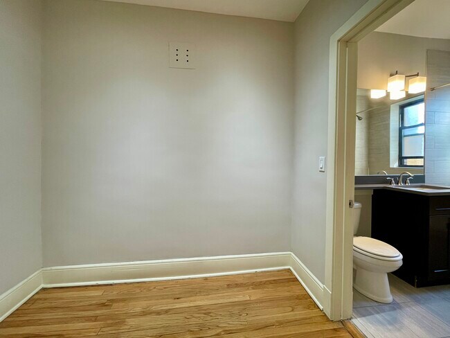 Foto del edificio - 2329 N Rockwell St