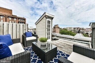 Building Photo - 2024 N St NW
