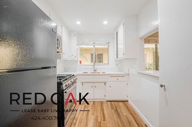 Foto del edificio - 1037 N Ogden Dr