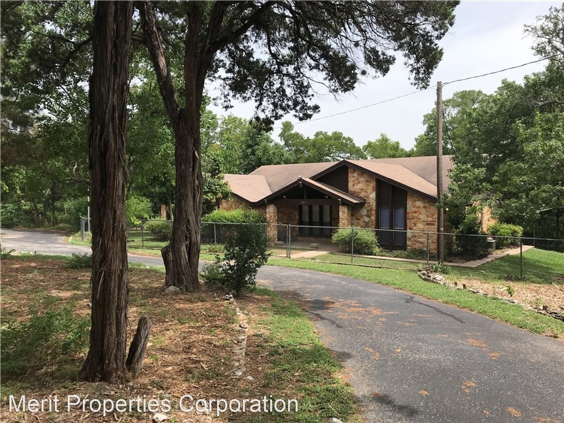Primary Photo - 3 br, 2 bath House - 2011 Sam Bass Rd.