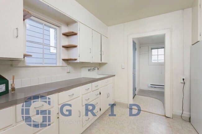 Building Photo - Gorgeous Bungalow in Mississippi Corridor!