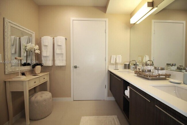 Foto del edificio - 7751 NW 107th Ave